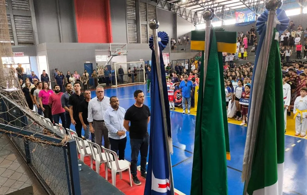 Jogos Escolares de Ponta Porã são abertos com representantes de 31 escolas